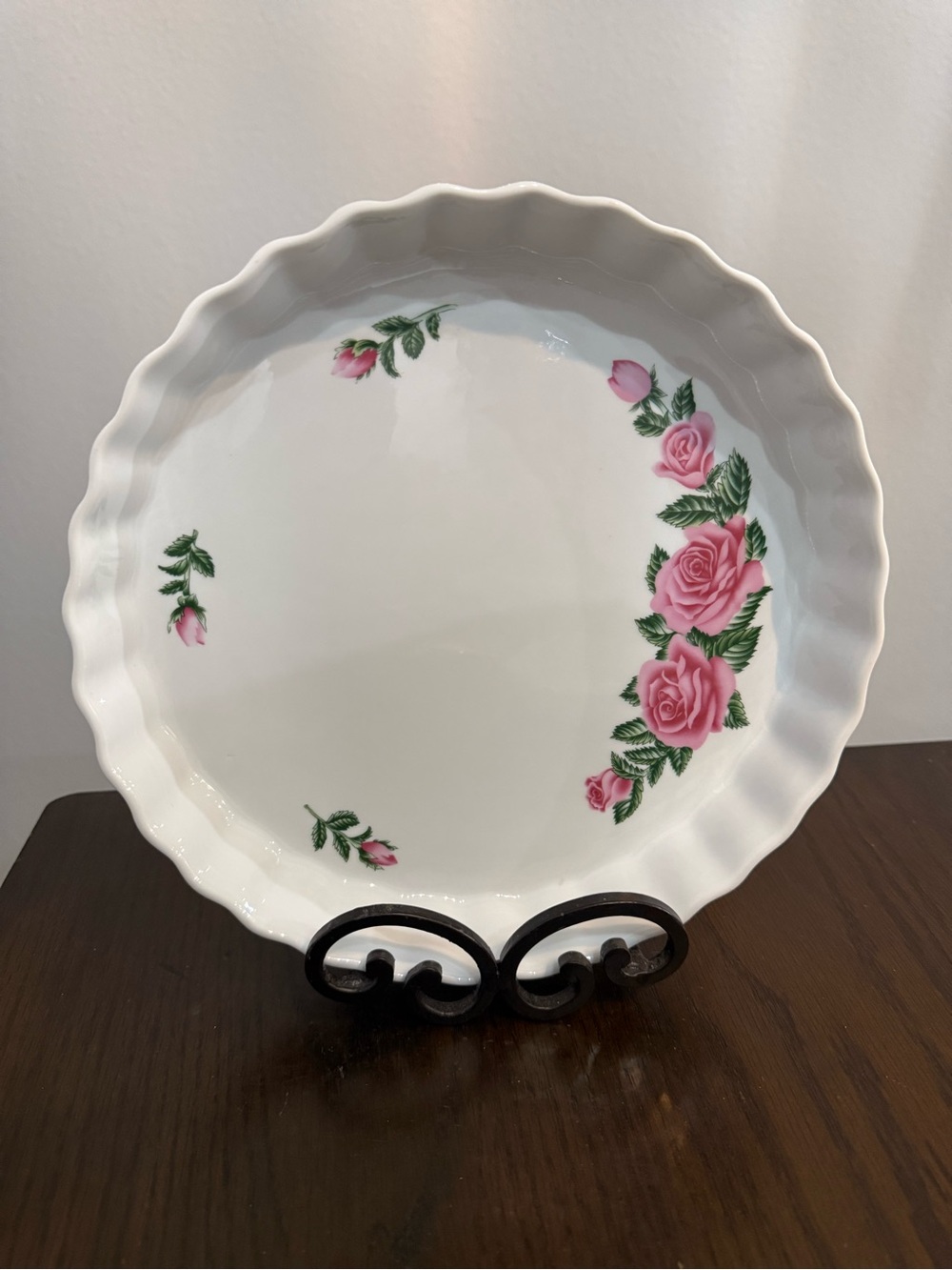 Christineholm Quiche Tart Pie 9.5” Fluted Dish White With Pink Peony Roses